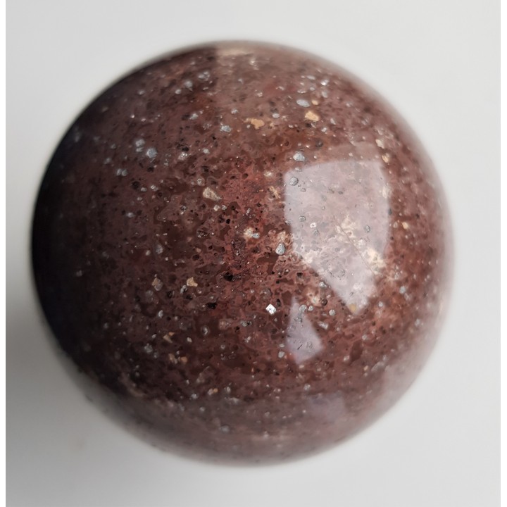 Kula z ryolitu/porfiru z Gór Kaczawskich