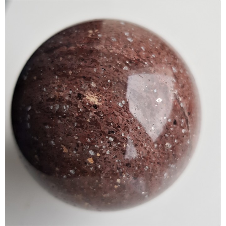 Kula z ryolitu/porfiru z Gór Kaczawskich