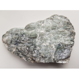 Płyta cała w kryształach berylu z pegmatytu desylifikowanego z Wir k. Sobótki