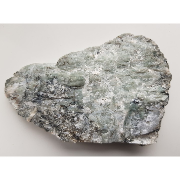 Płyta cała w kryształach berylu z pegmatytu desylifikowanego z Wir k. Sobótki