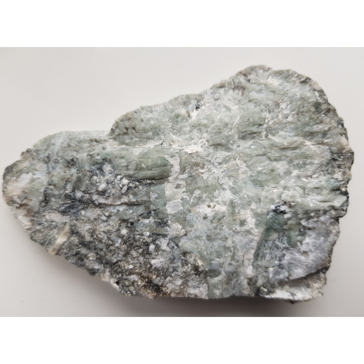 Płyta cała w kryształach berylu z pegmatytu desylifikowanego z Wir k. Sobótki