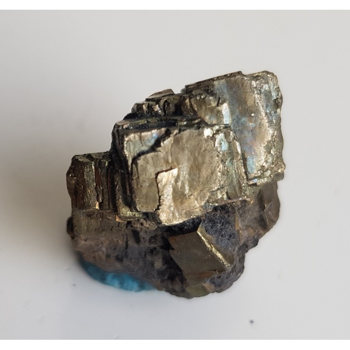 Grupa idealnie całych kryształów pirytu z kopalni Szczygłowice