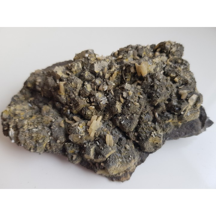 Kryształy cerusytu na galenie z kopalni Trzebionka w Trzebini