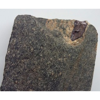 Ciemnoczerwony rutyl z Gór Sowich