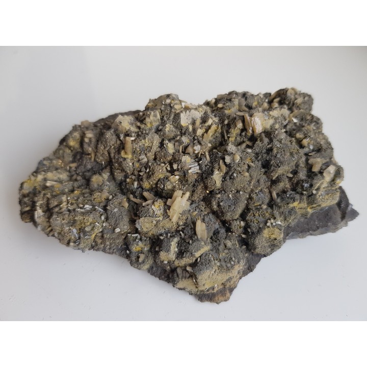 Kryształy cerusytu na galenie z kopalni Trzebionka w Trzebini