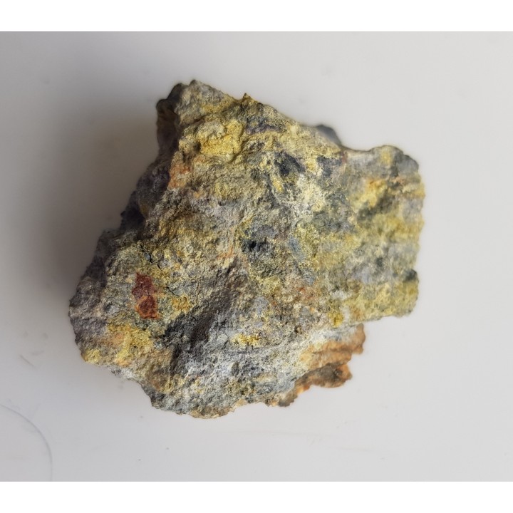 Stibikonit na antymonicie z Dębowinki k. Kłodzka