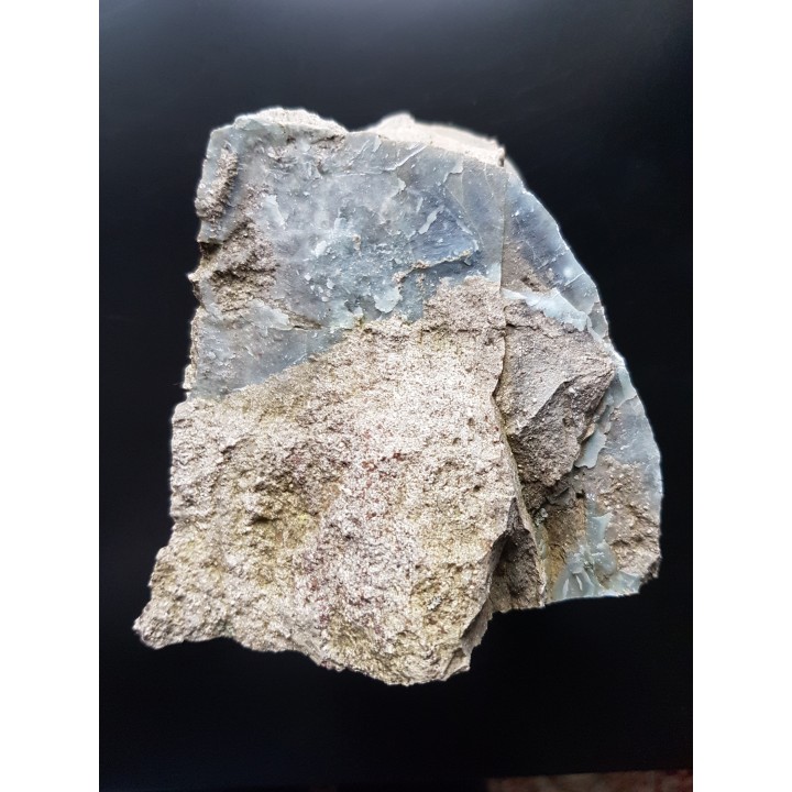 Niebieski foleryt (dickit) jako żyła w jasnym piaskowcu z Nowej Rudy