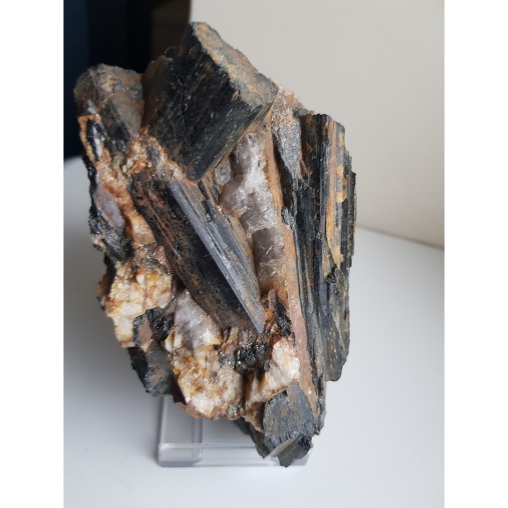 Piękny zrost kryształów szerlu z Gór Sowich