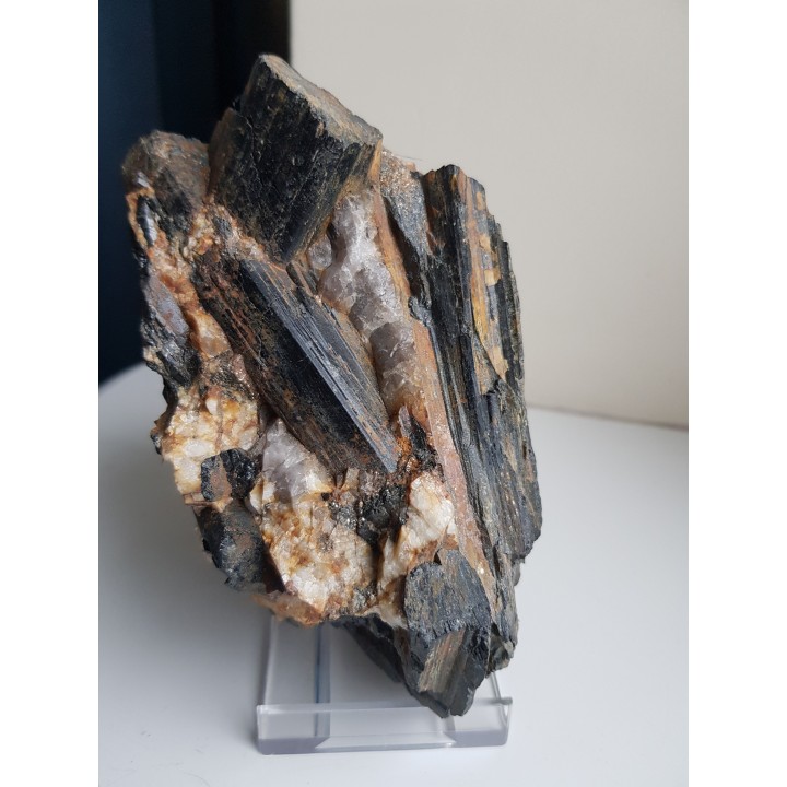 Piękny zrost kryształów szerlu z Gór Sowich