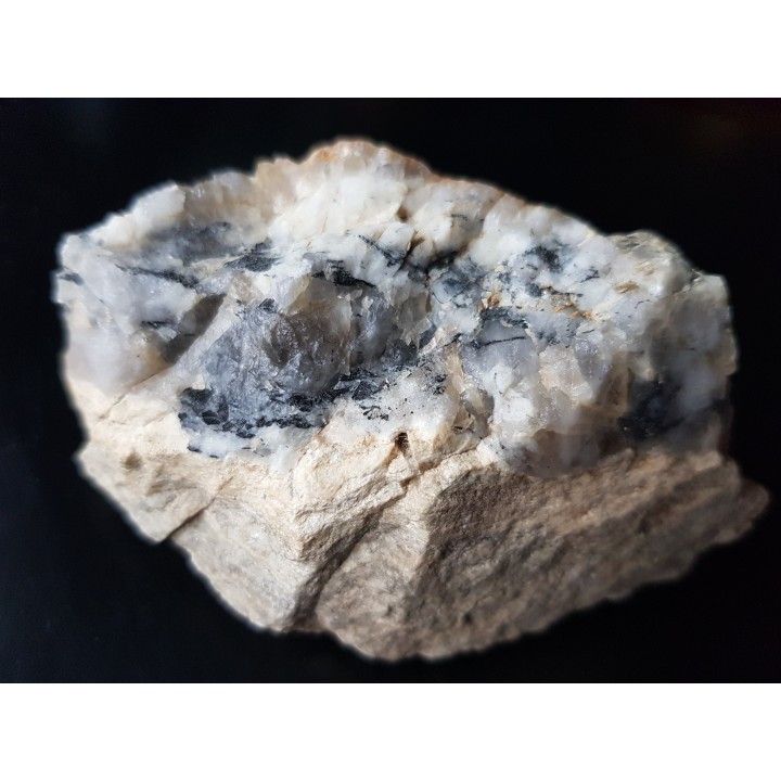 Turmalin w łupku skaleniowo-serycytowym z okolic Ciepłowód