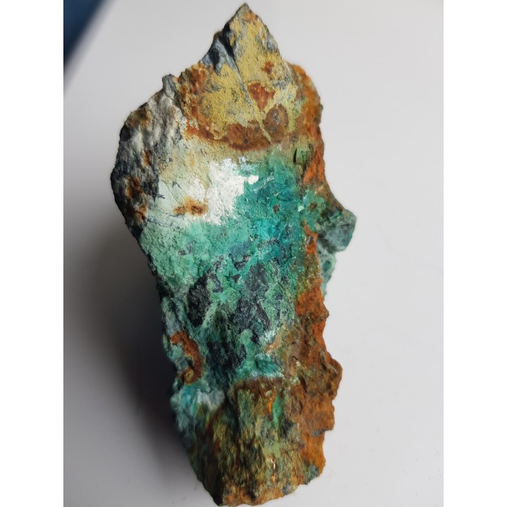 Olivenit, odm. leucochalcit z Miedzianki k. Janowic Wlk.