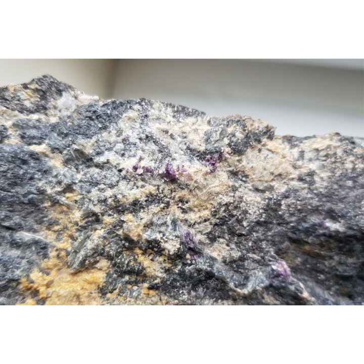 Amesyt chromowy z Tąpadeł k. Sobótki