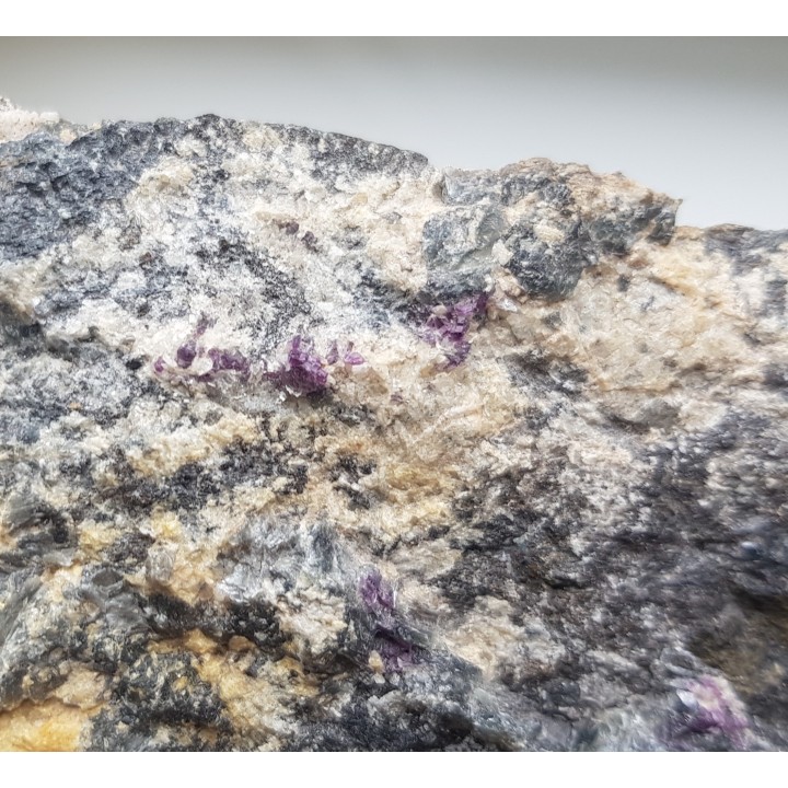 Amesyt chromowy z Tąpadeł k. Sobótki