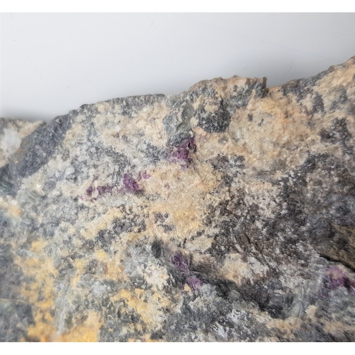 Amesyt chromowy z Tąpadeł k. Sobótki