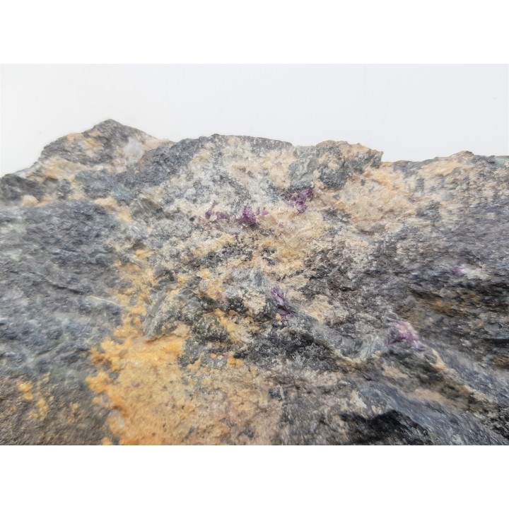 Amesyt chromowy z Tąpadeł k. Sobótki