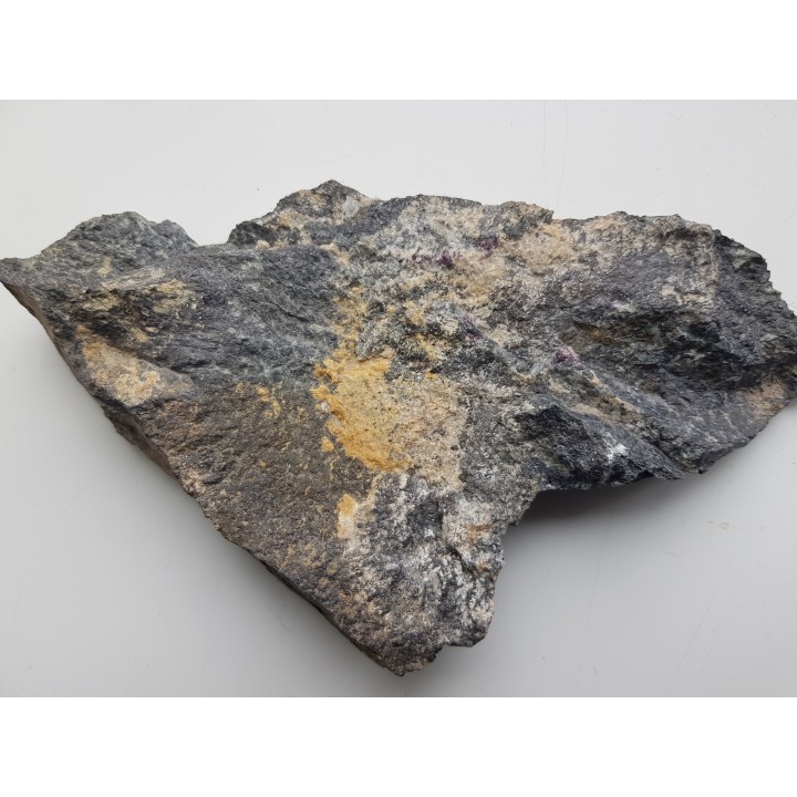 Amesyt chromowy z Tąpadeł k. Sobótki