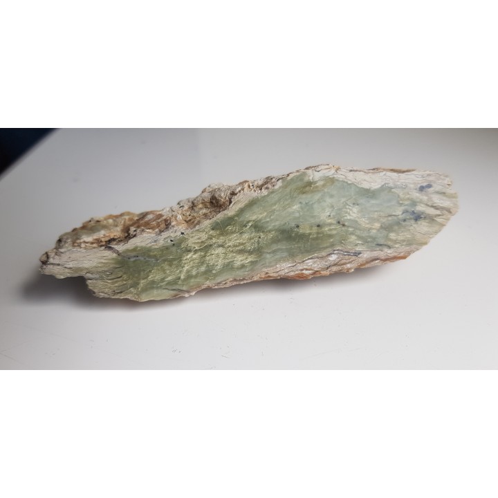 Nefryt z masywu Grochowej-Brzeźnicy