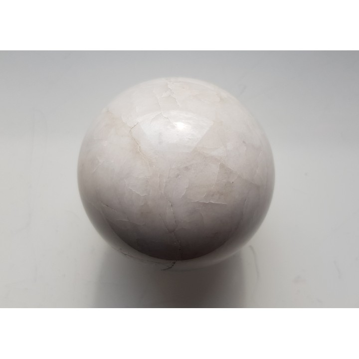 Kula polerowana z kwarcu mlecznego z okolic Mikołajowa k. Legnicy