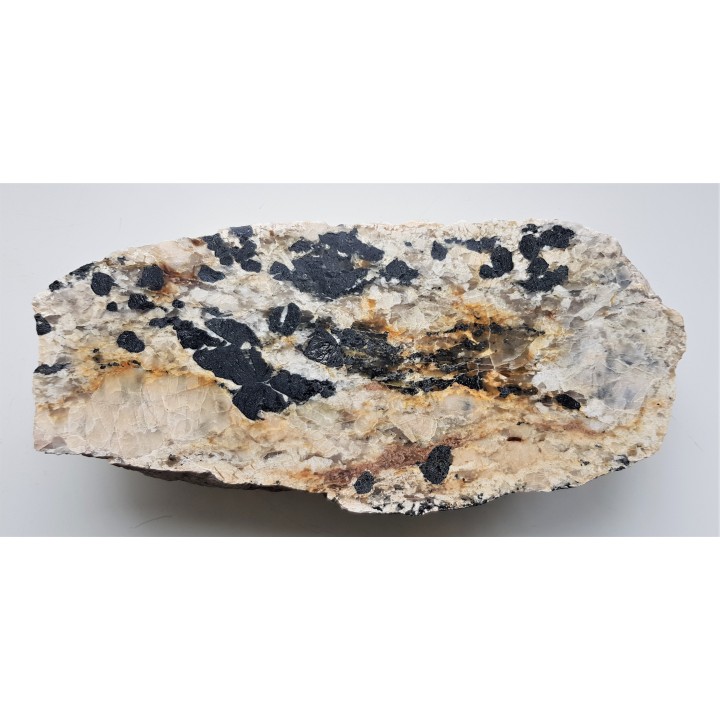 Polerowana płyta pegmatytu z turmalinami z Nowej Rudy