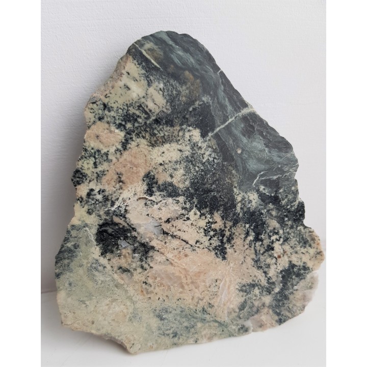 Skała leukokratyczna z Wirów k. Sobótki ze złoża magnezytu