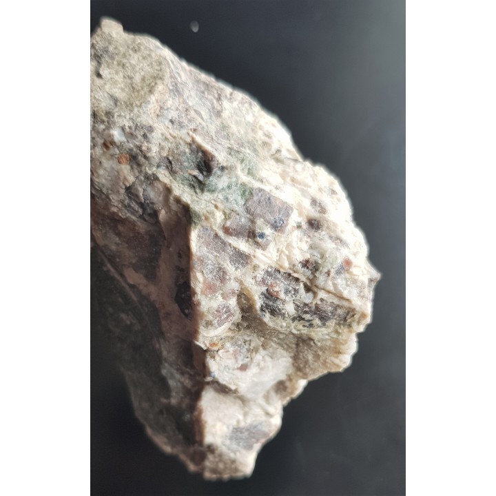 Pegmatoid z andaluzytem i szafirem ze Złotego Stoku