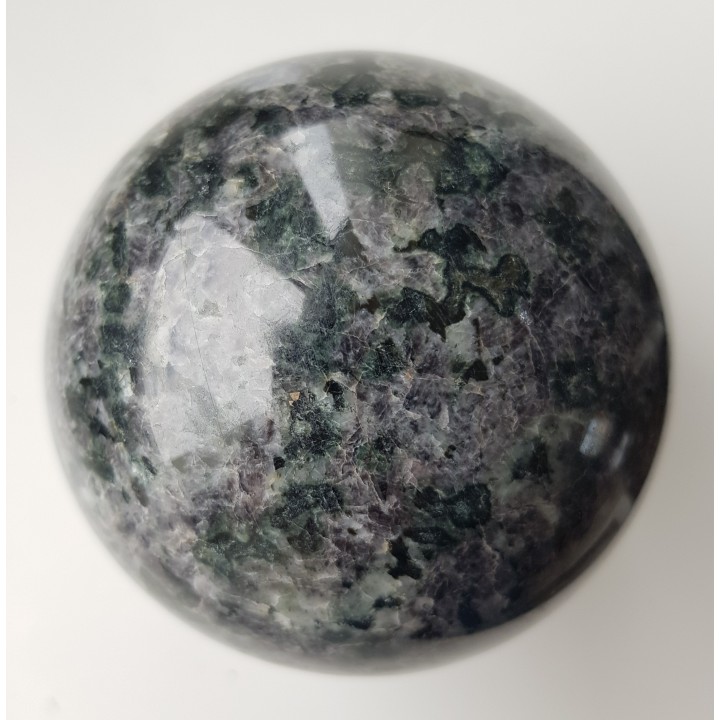 Wyjątkowa kula z anortozytu, leukogabra (eratyk, lubuskie)