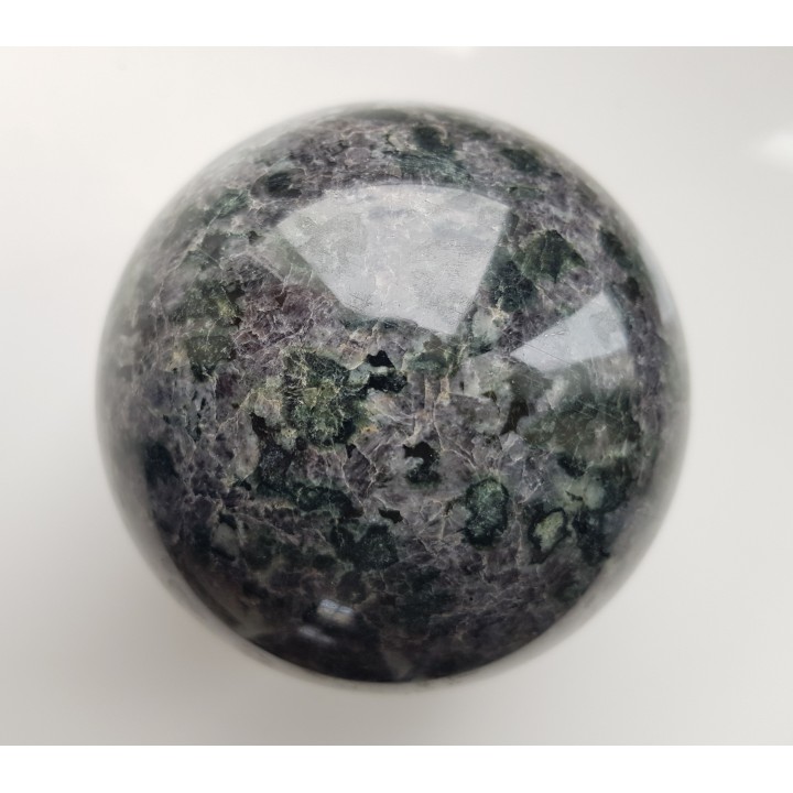 Wyjątkowa kula z anortozytu, leukogabra (eratyk, lubuskie)