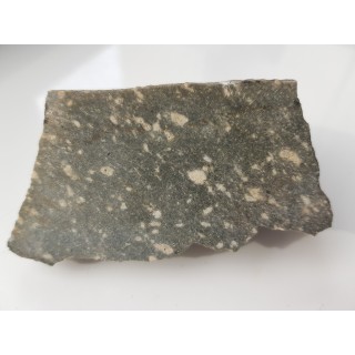 Nefelin w fonolicie z Opolna Zdr.