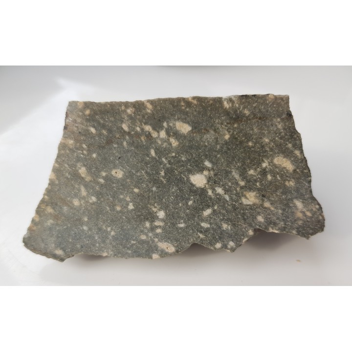 Nefelin w fonolicie z Opolna Zdr.