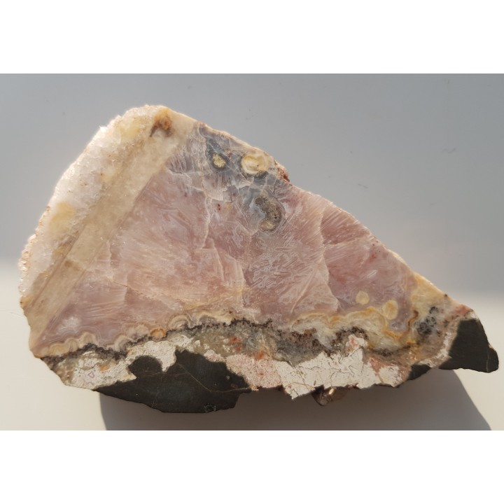 Agat, różowy chalcedon z Borówna