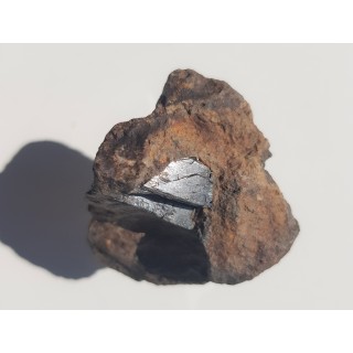 Duży augit w bazalcie z Różanej k. Złotoryi