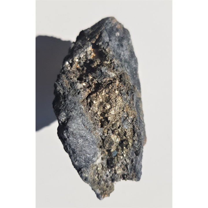 Żyła rudna z licznymi kryształami pirytu z Radzimowic