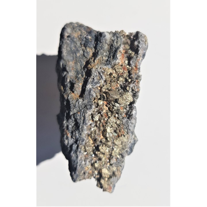 Żyła rudna z licznymi kryształami pirytu z Radzimowic