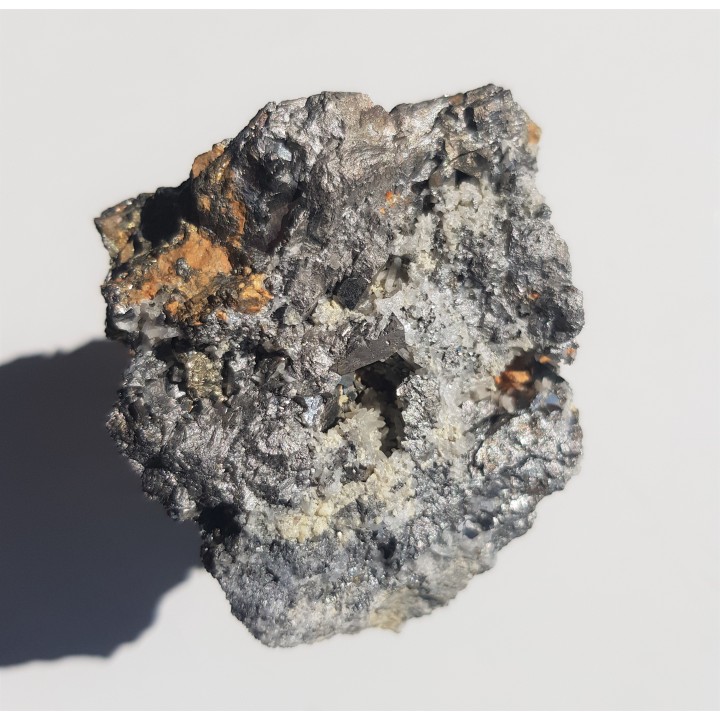 Żyła rudna z licznymi kryształami arsenopirytu z Radzimowic