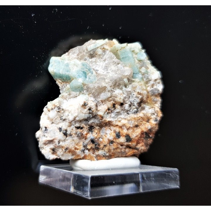 Akwamaryn z Ptasich Gniazd k. Szklarskiej Poręby