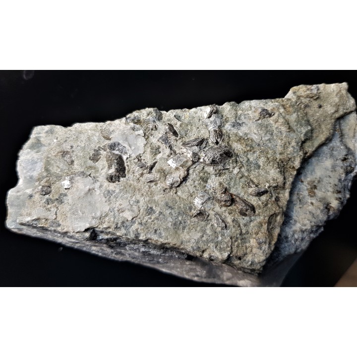 Duże kryształy arsenopirytu z Radzimowic