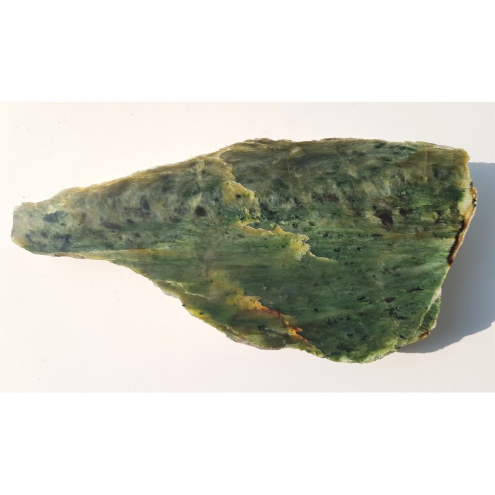 Okaz polerowanego nefrytu z Jordanowa Śląskiego