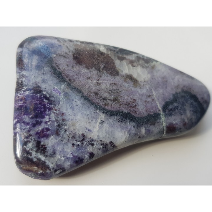 Unikatowy surowiec ozdobny - violan z doliny Aosty (Włochy)