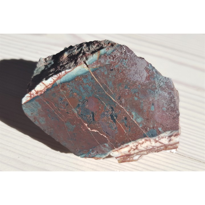 Masywna, miąższa żyła zielonego folerytu z Nowej Rudy