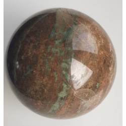 Piękna kula z granatowo-piroksenowego skarnu z Siedlimowic