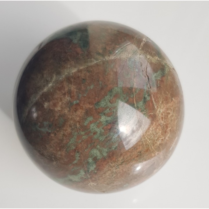 Piękna kula z granatowo-piroksenowego skarnu z Siedlimowic
