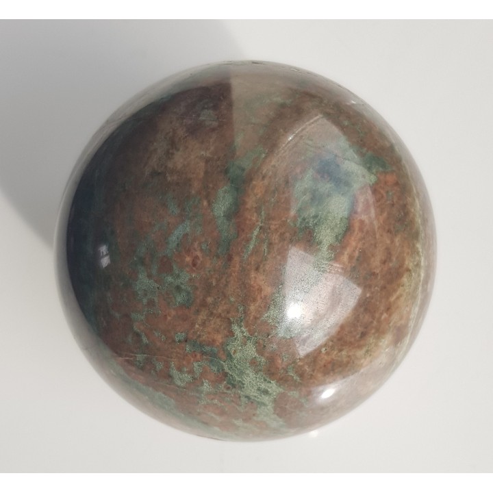 Piękna kula z granatowo-piroksenowego skarnu z Siedlimowic