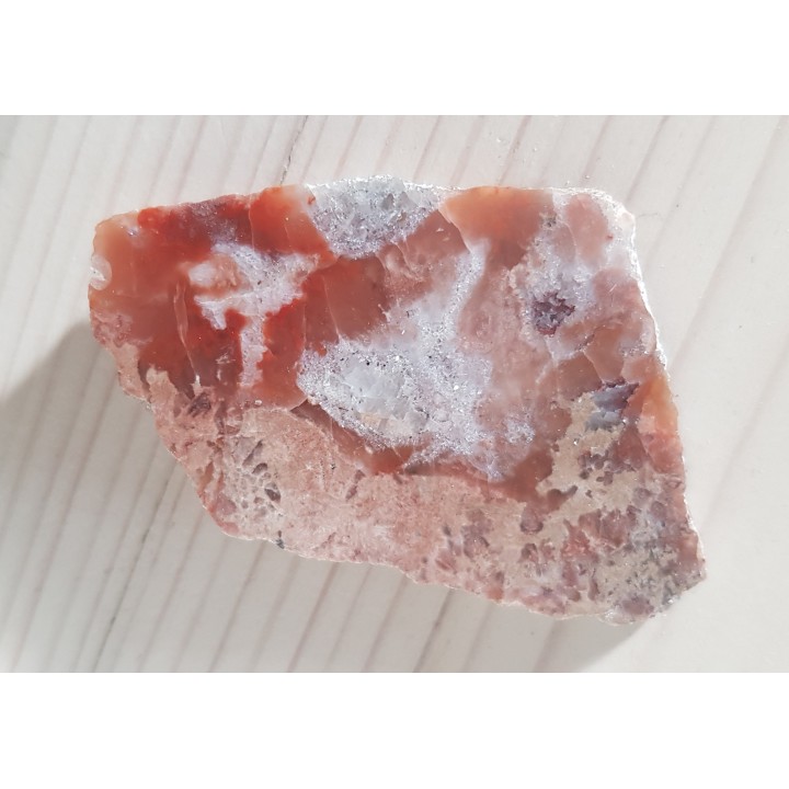 Żyłki chalcedonowo-kwarcowo-węglanowe w ryolicie z Ogorzelca