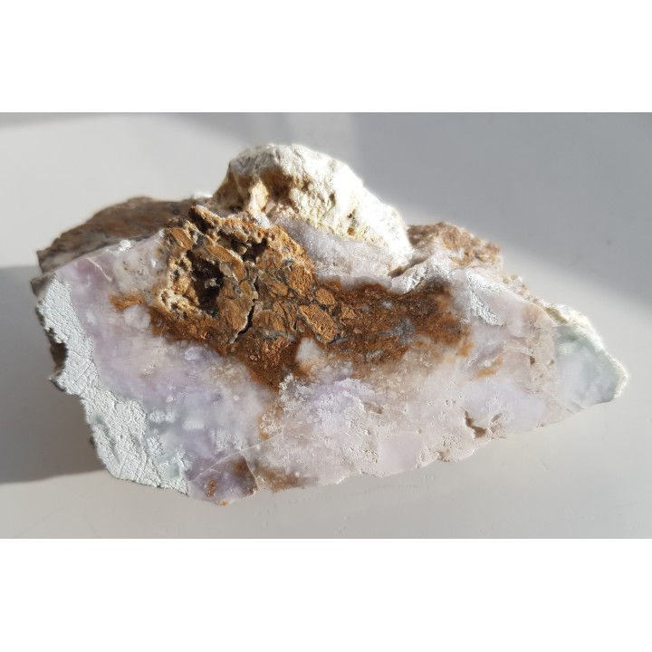 Fioletowy chalcedon z kopalni magnezytu w Wirach k. Sobótki