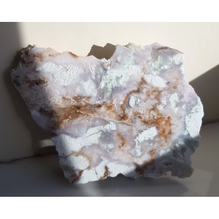 Fioletowy chalcedon z kopalni magnezytu w Wirach k. Sobótki