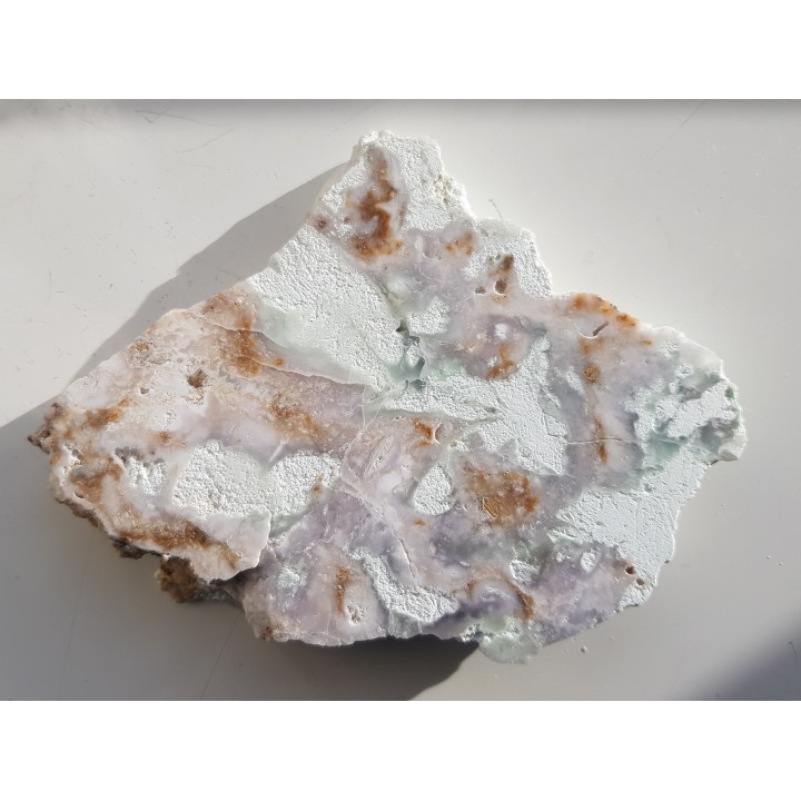 Fioletowy chalcedon z kopalni magnezytu w Wirach k. Sobótki