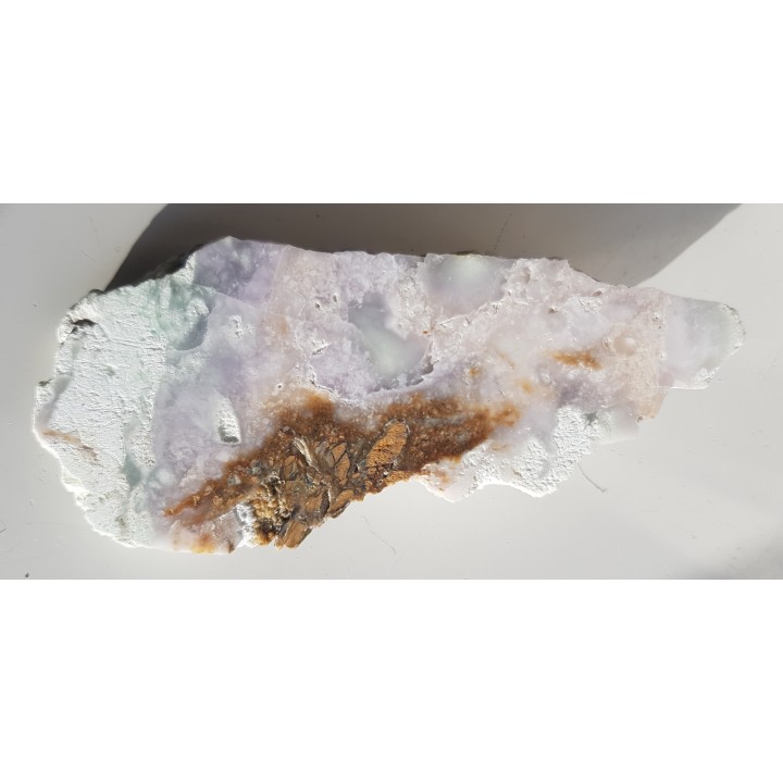 Fioletowy chalcedon z kopalni magnezytu w Wirach k. Sobótki