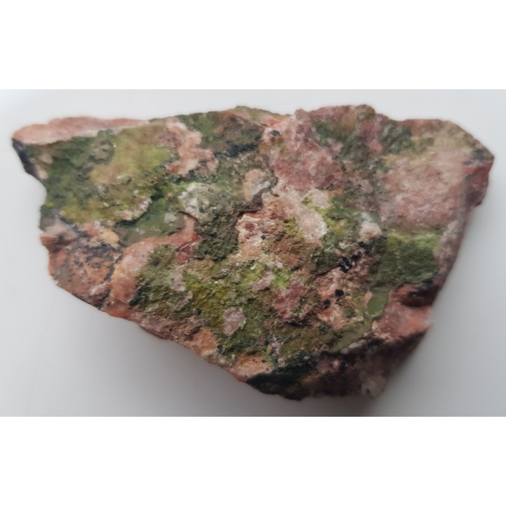 Olivenit na wapieniu dewońskim z Miedzianki w G. Świętokrzyskich