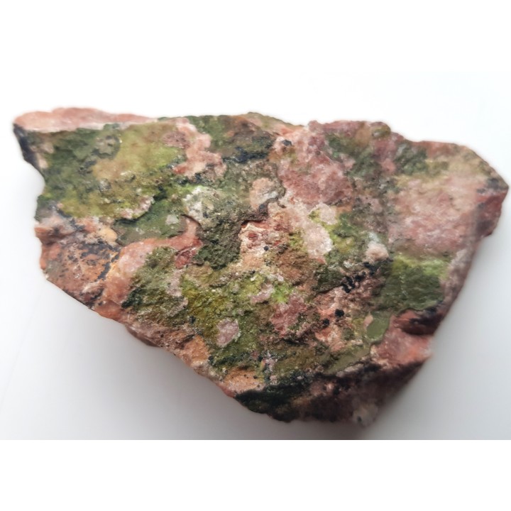 Olivenit na wapieniu dewońskim z Miedzianki w G. Świętokrzyskich