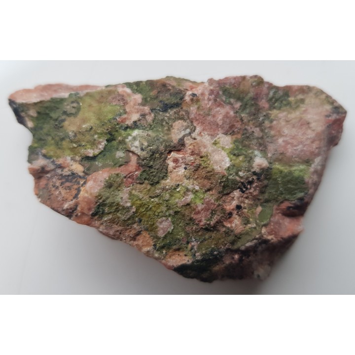 Olivenit na wapieniu dewońskim z Miedzianki w G. Świętokrzyskich